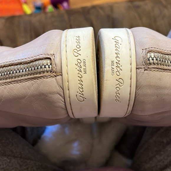 Neiman Marcus Gianvito Rossi Luxury Brand Shoe in great condition! - Picture 3 of 9